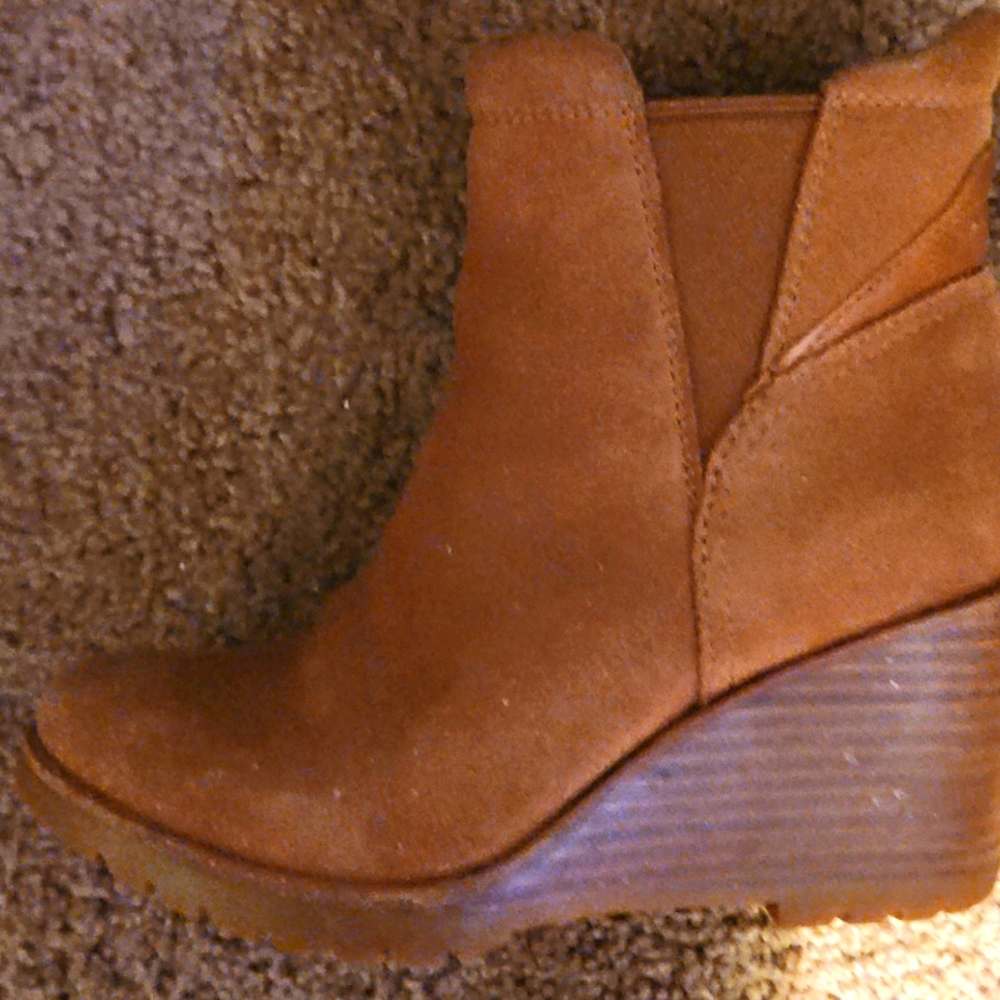 Sorel ankle booties size 6